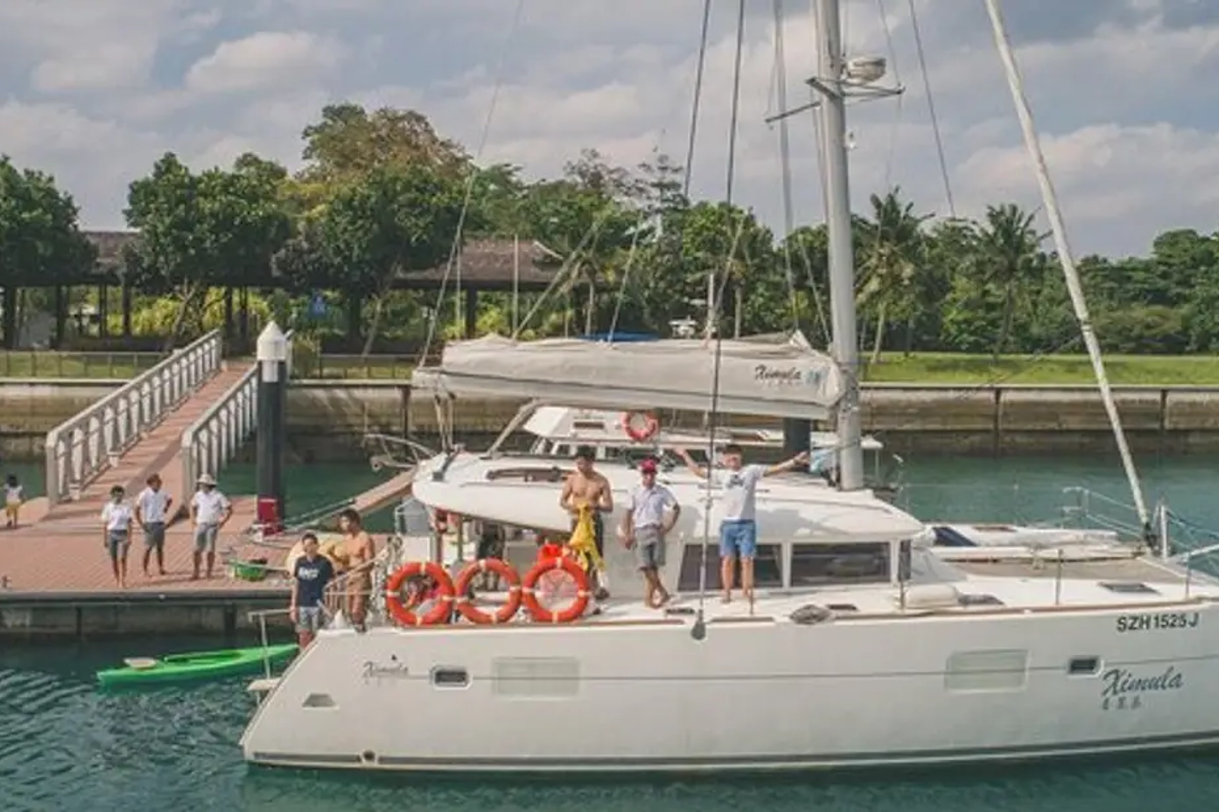 Singapore Sunset Cruise On A Luxury Catamaran